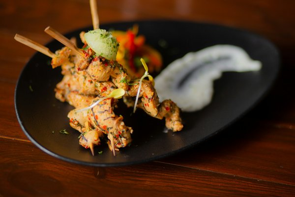 What is the ideal temperature setting for a sous vide cooker to achieve perfectly tender chicken?