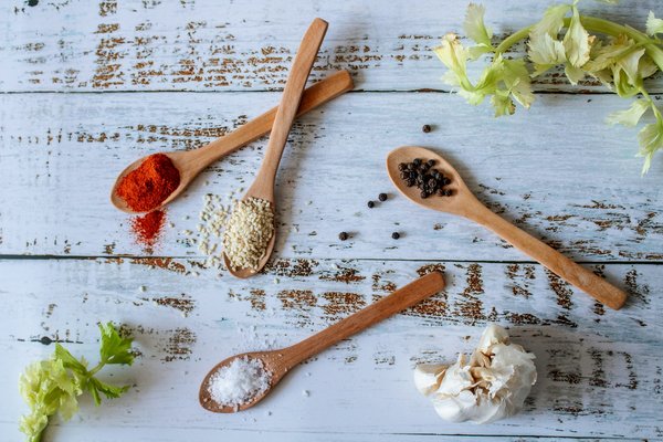 What are the best types of ergonomic wooden spoons for low-fat cooking?